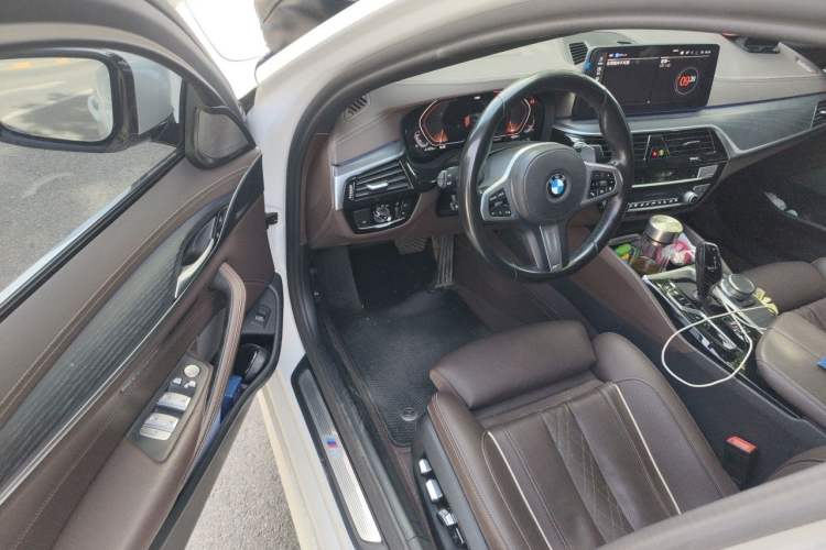 Used BMW 5 Series 2021 530Li Luxury Edition M Sport Package Driver Seat