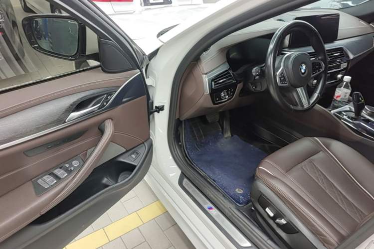 Used BMW 5 Series 2021 530Li Leading Model M Sport Package Driver Seat