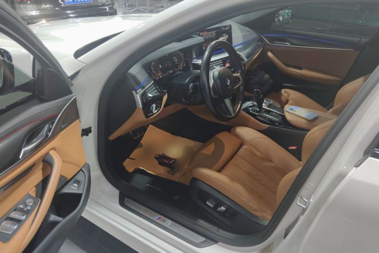 Used BMW 5 Series 2021 525i M Sport Package Driver Seat