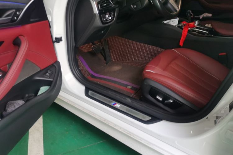 Used BMW 5 Series 2021 Facelifted 530Li Leading Edition M Sport Package Driver Seat