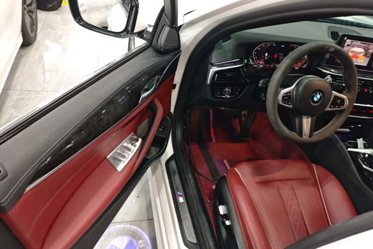 Used BMW 5 Series 2021 525Li M Sport Package Driver Seat