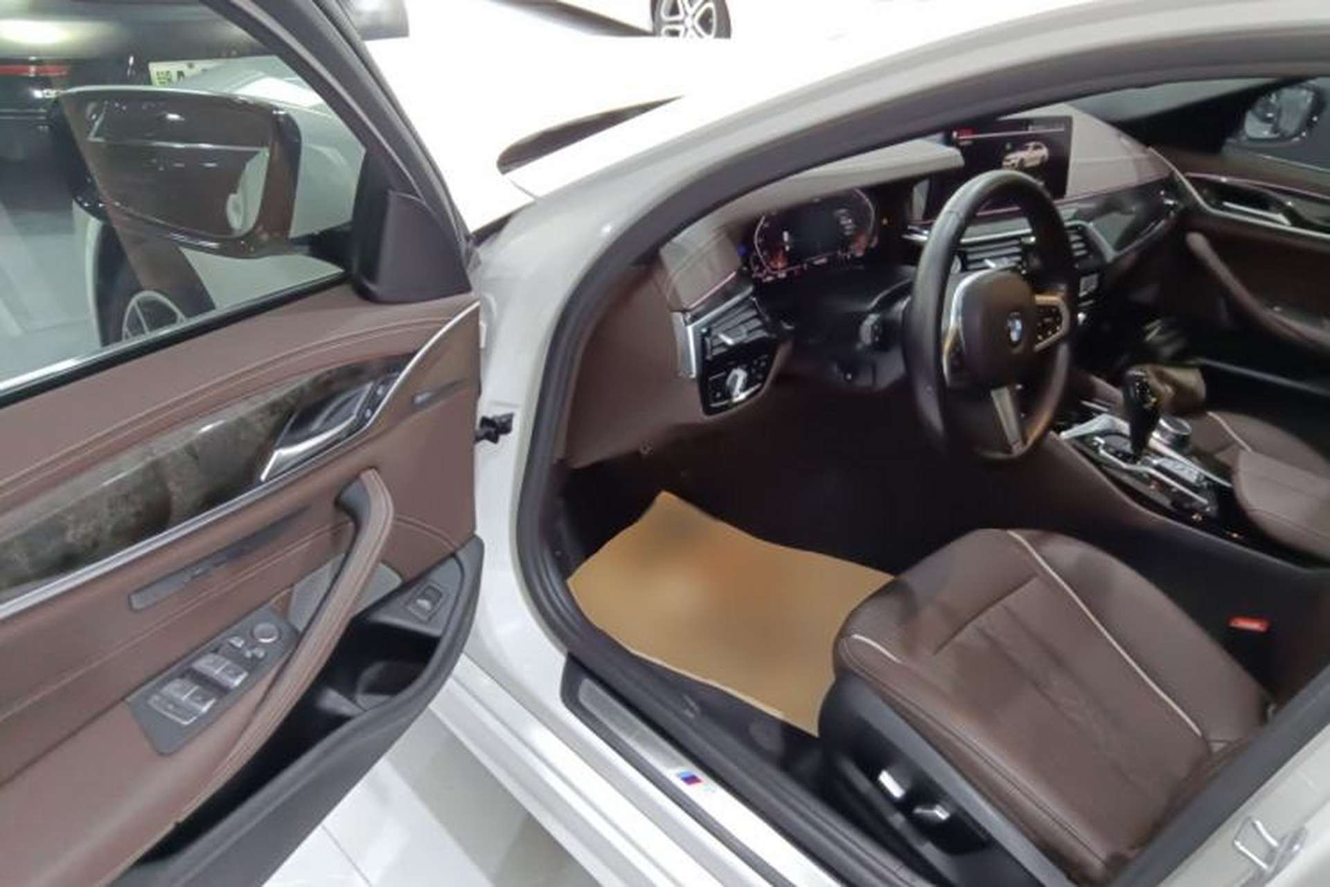 Used BMW 5 Series 2021 525Li M Sport Package Driver Seat