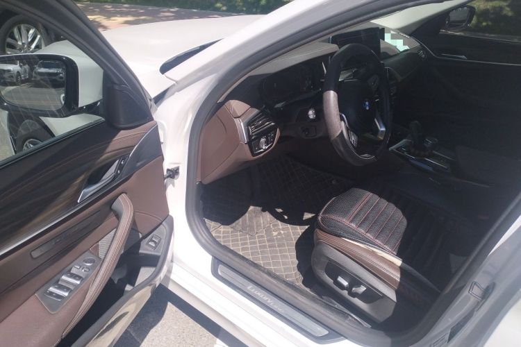 Used BMW 5 Series 2021 530Li Leading Luxury Package Driver Seat