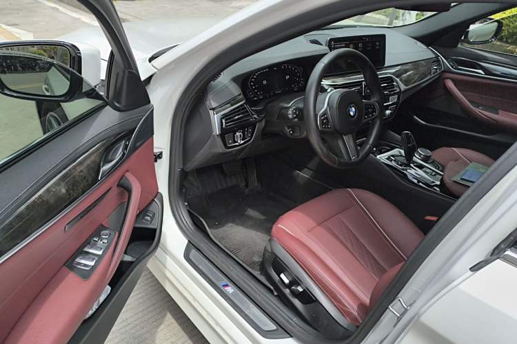 Used BMW 5 Series 2021 525Li M Sport Package Driver Seat