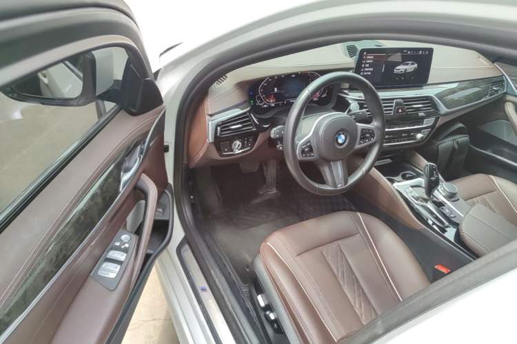 Used BMW 5 Series 2021 Facelifted 525Li M Sport Package Driver Seat