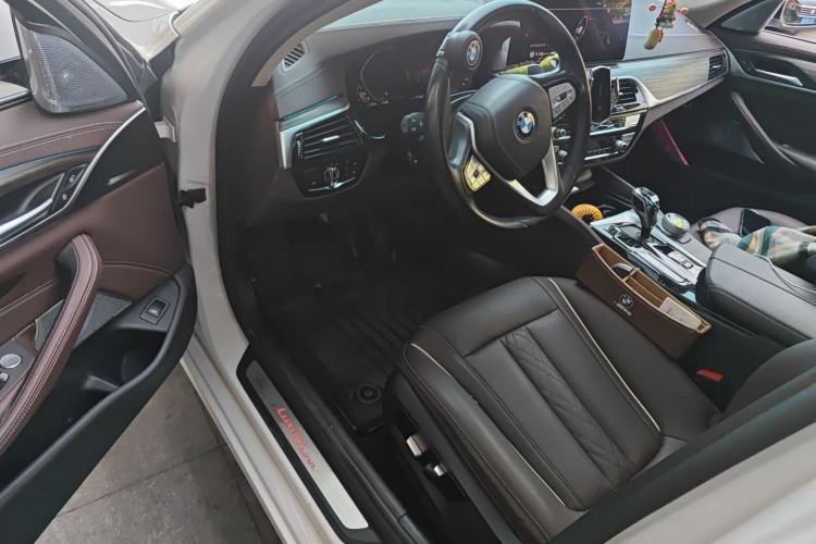 Used BMW 5 Series 2021 530Li xDrive Luxury Package Driver Seat
