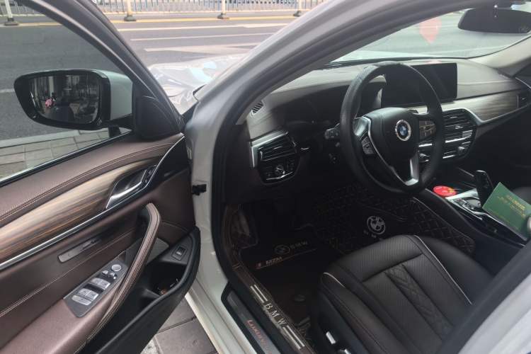 Used BMW 5 Series 2021 530Li Leading Luxury Package Driver Seat