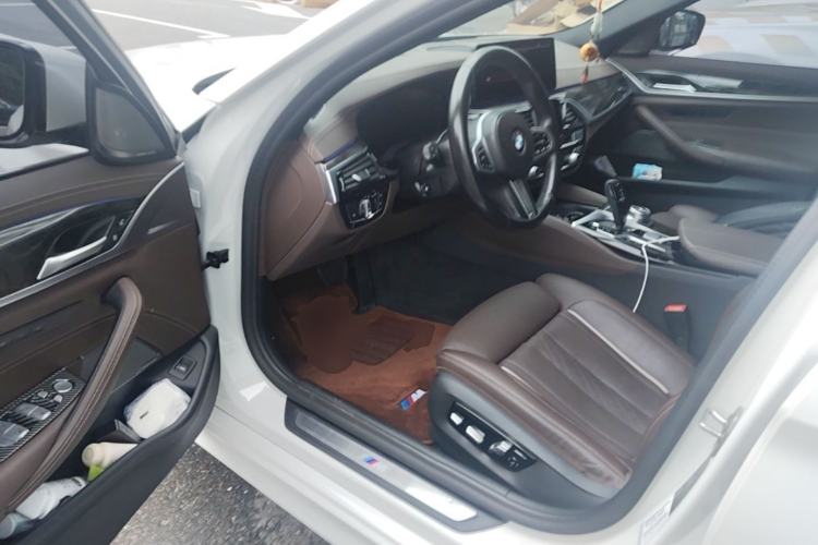 Used BMW 5 Series 2021 530Li Luxury Edition M Sport Package Driver Seat