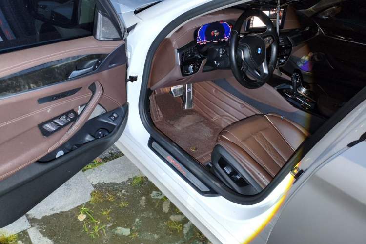 Used BMW 5 Series 2021 525Li Luxury Package Driver Seat