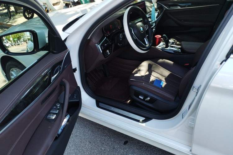 Used BMW 5 Series 2021 525Li Luxury Package Driver Seat