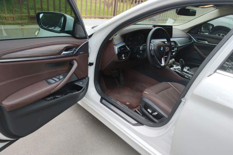 Used BMW 5 Series 2021 530Li xDrive Luxury Package Driver Seat