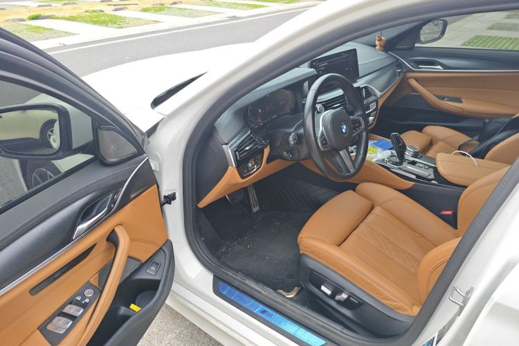 Used BMW 5 Series 2021 530i M Sport Package Driver Seat