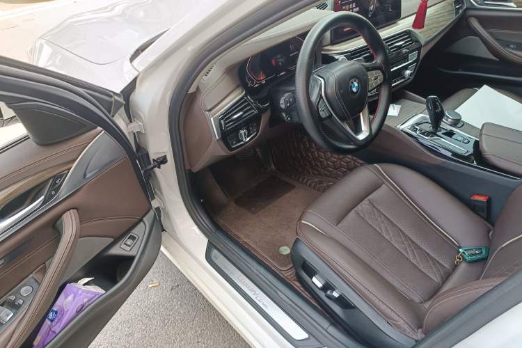 Used BMW 5 Series 2021 Restyled 530Li Leading Edition Luxury Package Driver Seat
