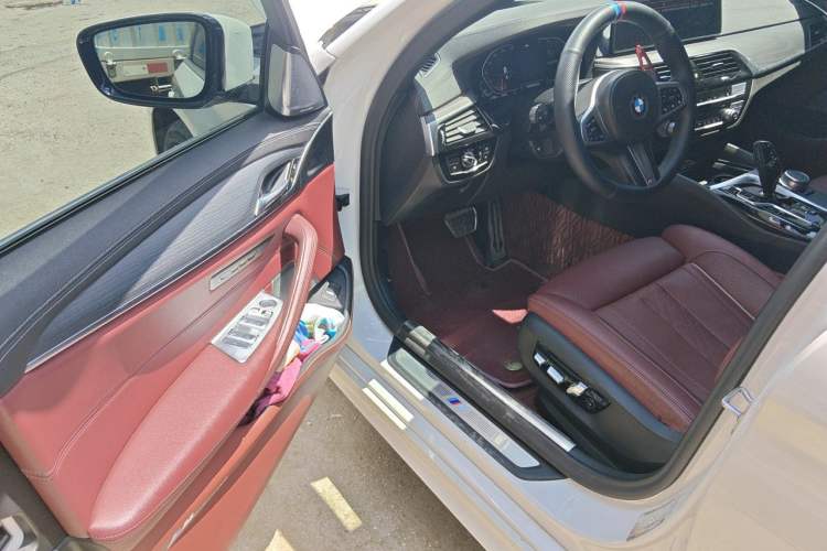 Used BMW 5 Series 2021 Restyled 530Li Luxury Edition M Sport Package Driver Seat
