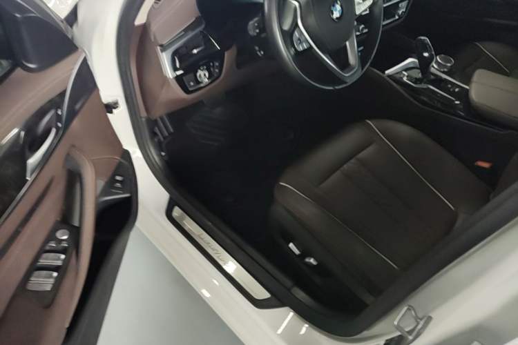 Used BMW 5 Series 2021 525Li Luxury Package Driver Seat