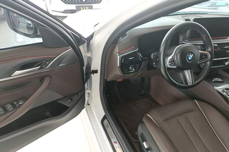 Used BMW 5 Series 2021 Facelifted 530Li Leading Edition M Sport Package Driver Seat