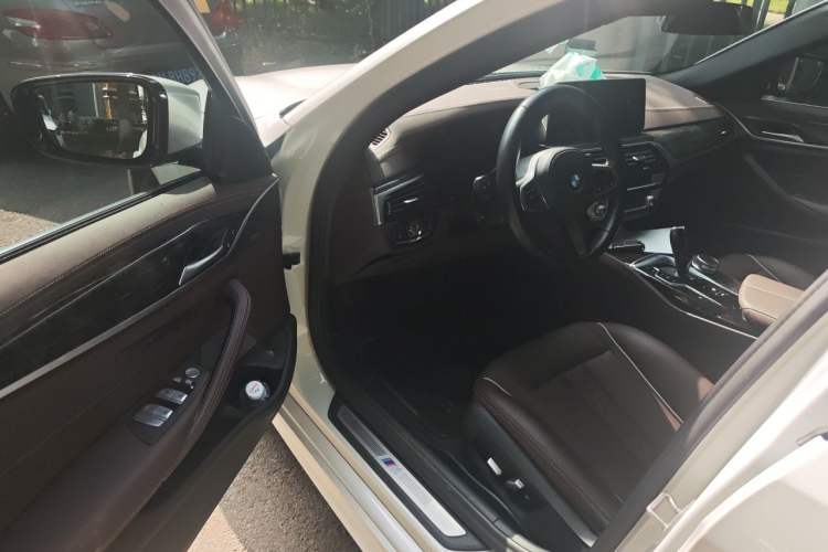 Used BMW 5 Series 2021 Facelifted 525Li M Sport Package Driver Seat