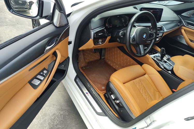 Used BMW 5 Series 2021 530i M Sport Package Driver Seat