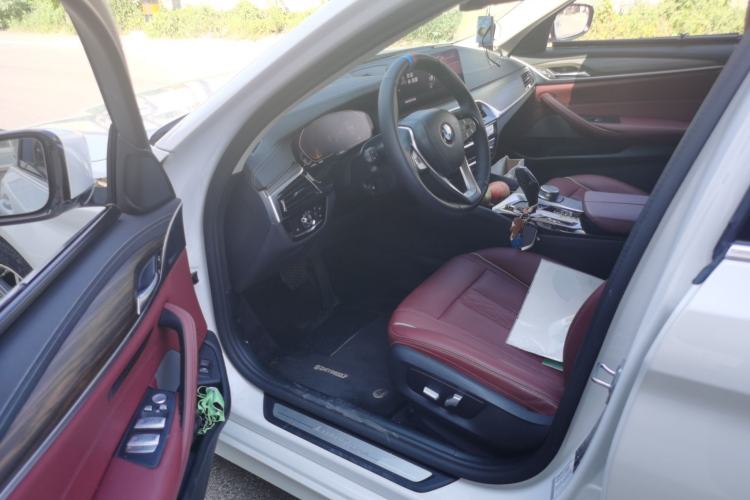 Used BMW 5 Series 2021 530Li xDrive Luxury Package Driver Seat