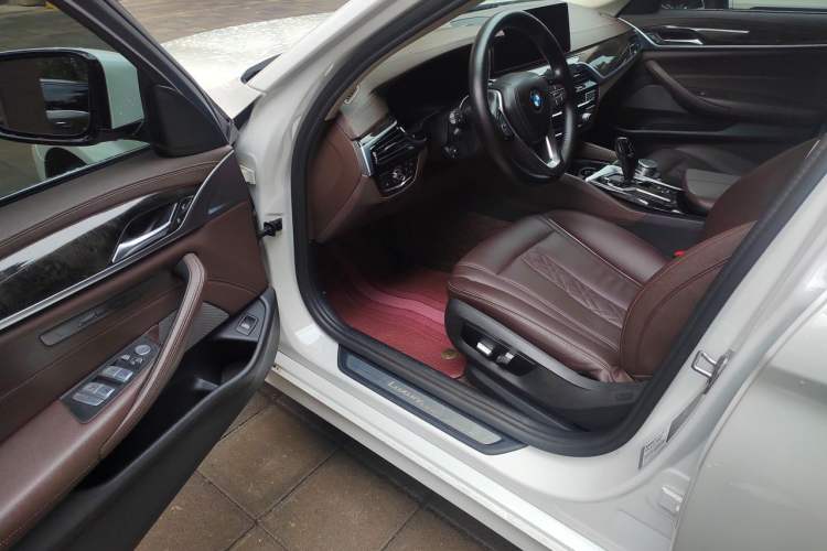 Used BMW 5 Series 2021 525Li Luxury Package Driver Seat