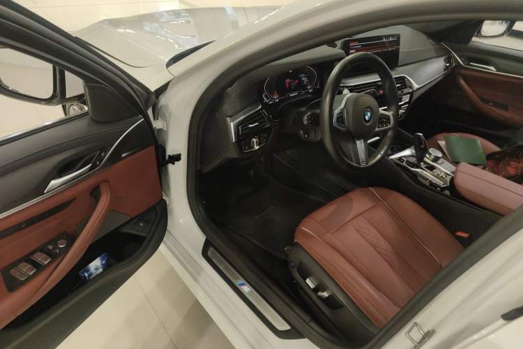 Used BMW 5 Series 2021 530Li Leading Model M Sport Package Driver Seat