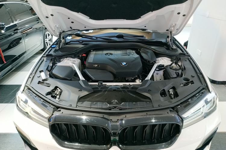Used BMW 5 Series 2021 Facelifted 525Li M Sport Package Engine Bay