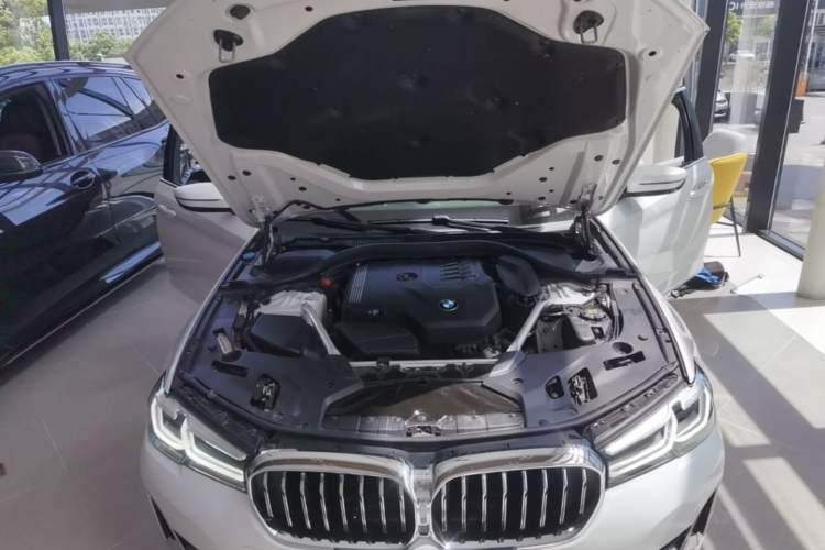 Used BMW 5 Series 2021 Updated Version 525Li Luxury Package Engine Bay
