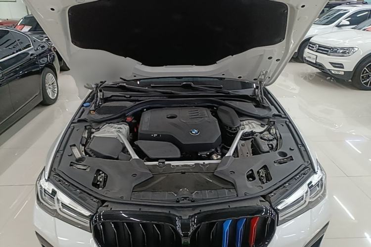 Used BMW 5 Series 2021 525Li M Sport Package Engine Bay