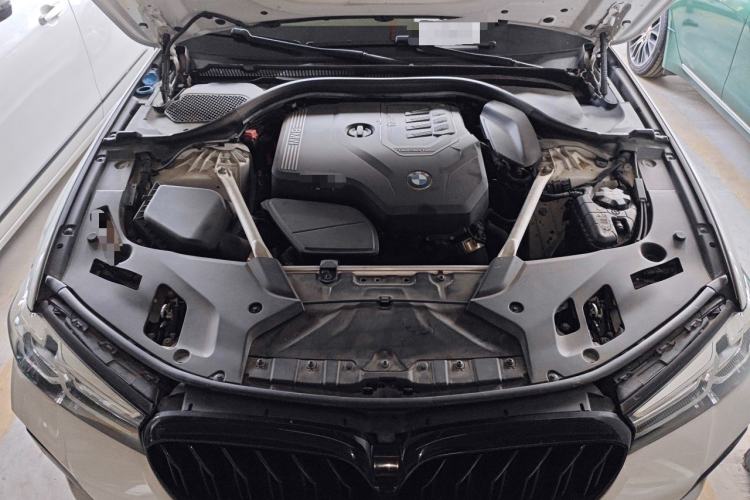 Used BMW 5 Series 2021 Facelifted 525Li M Sport Package Engine Bay