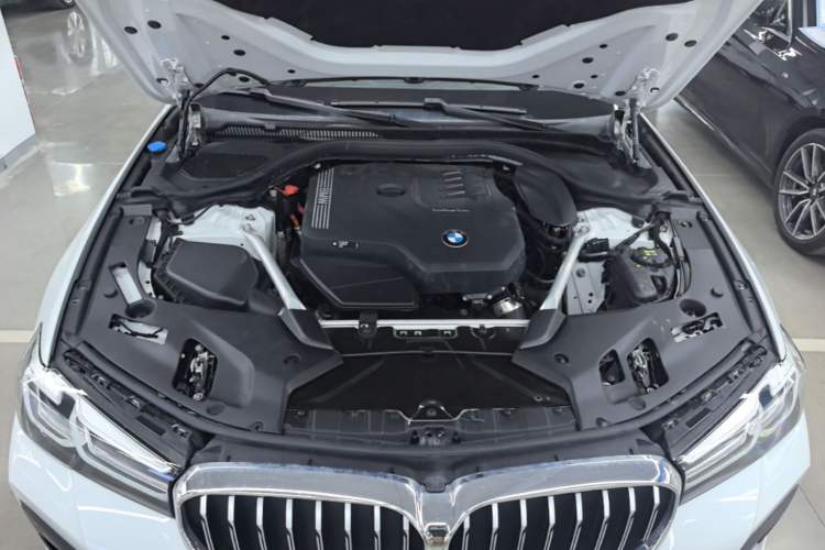Used BMW 5 Series 2021 Facelifted 525Li M Sport Package Engine Bay
