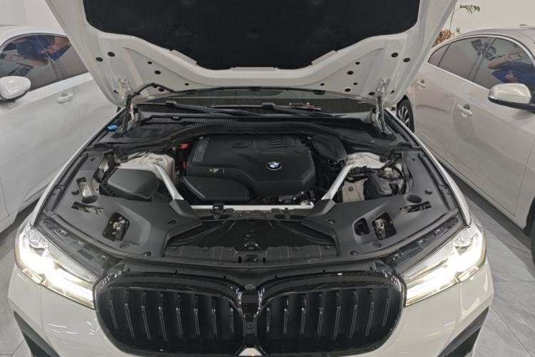 Used BMW 5 Series 2021 Facelifted 525Li M Sport Package Engine Bay