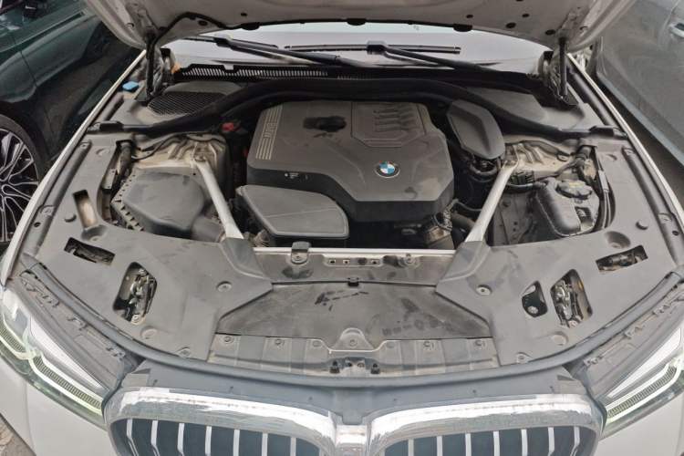 Used BMW 5 Series 2021 525Li M Sport Package Engine Bay