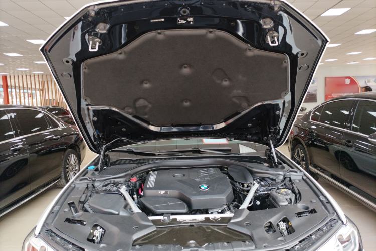 Used BMW 5 Series 2021 525Li M Sport Package Engine Bay