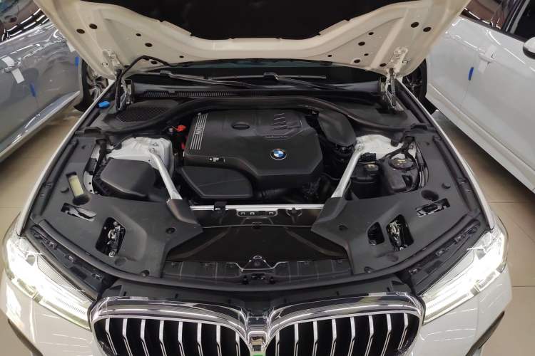 Used BMW 5 Series 2021 530Li Leading Model M Sport Package Engine Bay