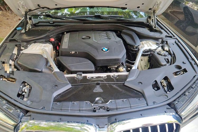 Used BMW 5 Series 2021 525Li M Sport Package Engine Bay