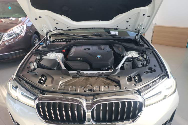 Used BMW 5 Series 2021 525Li Luxury Package Engine Bay