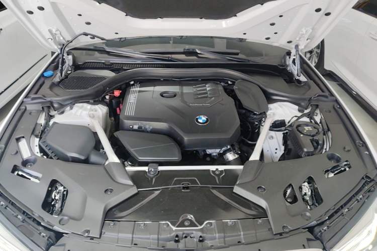 Used BMW 5 Series 2021 525i M Sport Package Engine Bay