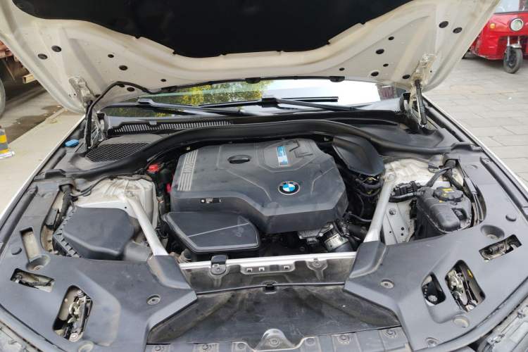 Used BMW 5 Series 2021 525Li M Sport Package Engine Bay