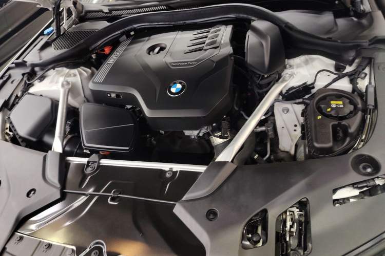 Used BMW 5 Series 2021 525i M Sport Package Engine Bay