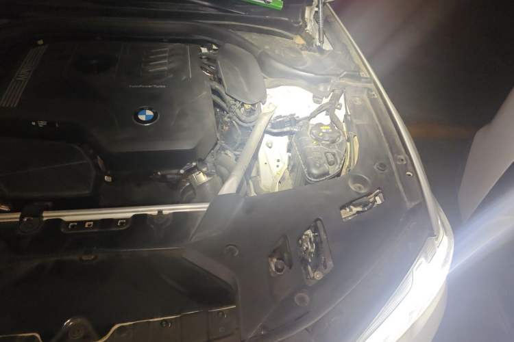Used BMW 5 Series 2021 525Li Luxury Package Engine Bay Left