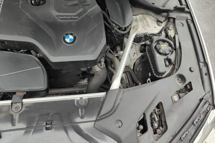 Used BMW 5 Series 2021 525i M Sport Package Engine Bay Left