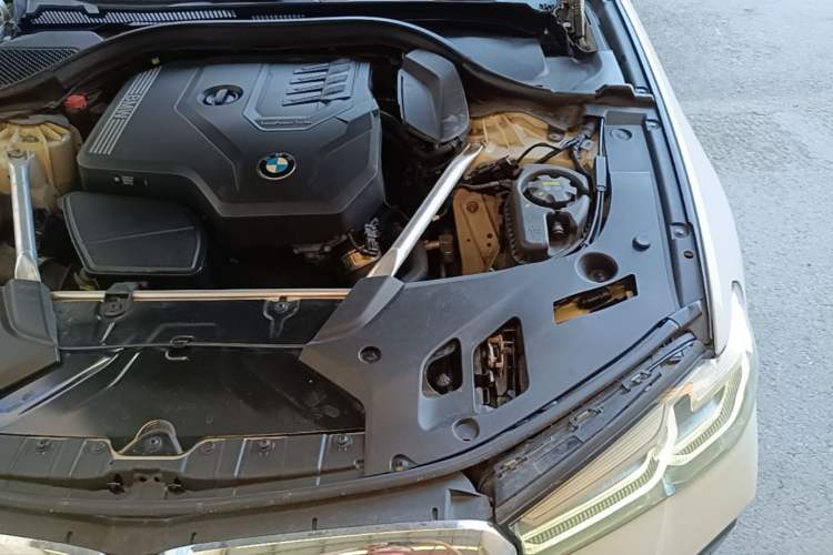 Used BMW 5 Series 2021 525i M Sport Package Engine Bay Left