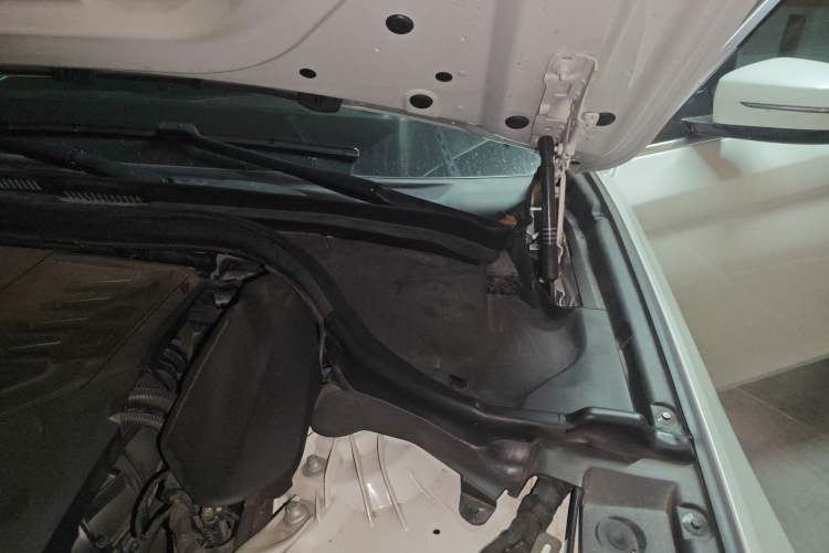 Used BMW 5 Series 2021 530Li Leading Luxury Package Engine Bay Left