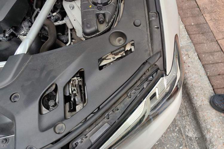 Used BMW 5 Series 2021 Updated Version 525Li Luxury Package Engine Bay Left
