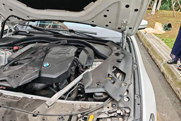 Used BMW 5 Series 2021 530Li Leading Model M Sport Package Engine Bay Left