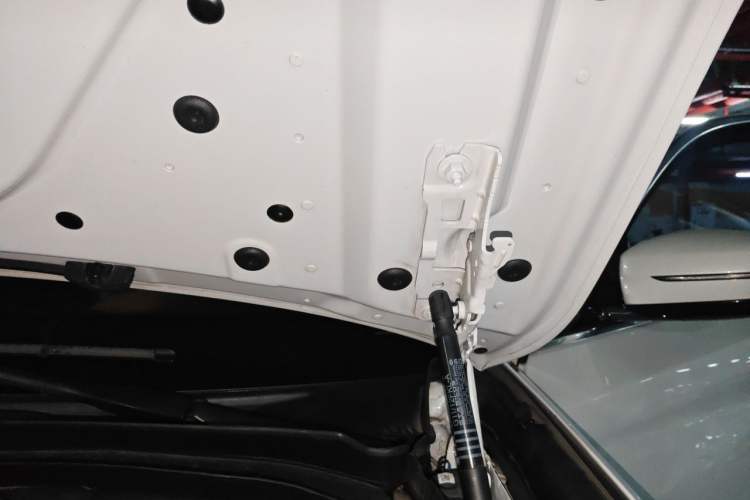 Used BMW 5 Series 2021 525Li Luxury Package Engine Bay Left