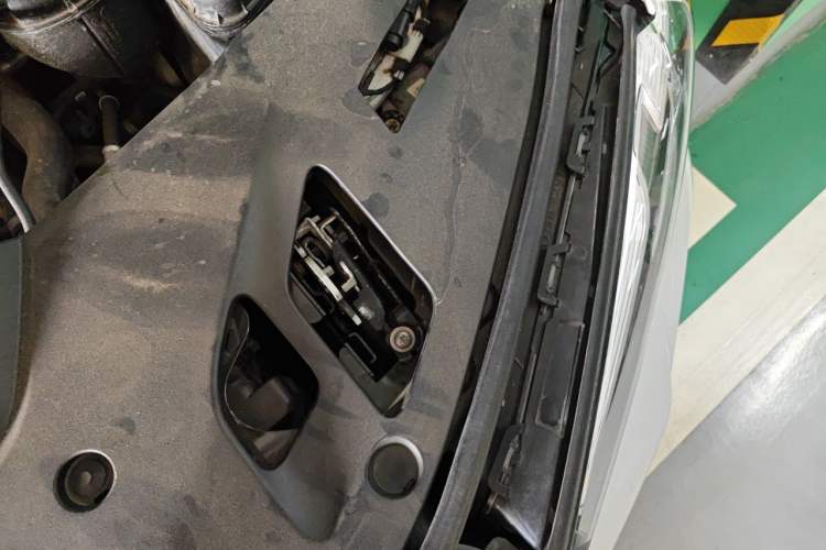 Used BMW 5 Series 2021 Facelifted 530Li Leading Edition M Sport Package Engine Bay Left
