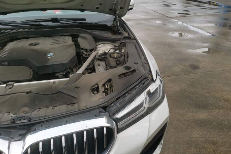 Used BMW 5 Series 2021 525i M Sport Package Engine Bay Left