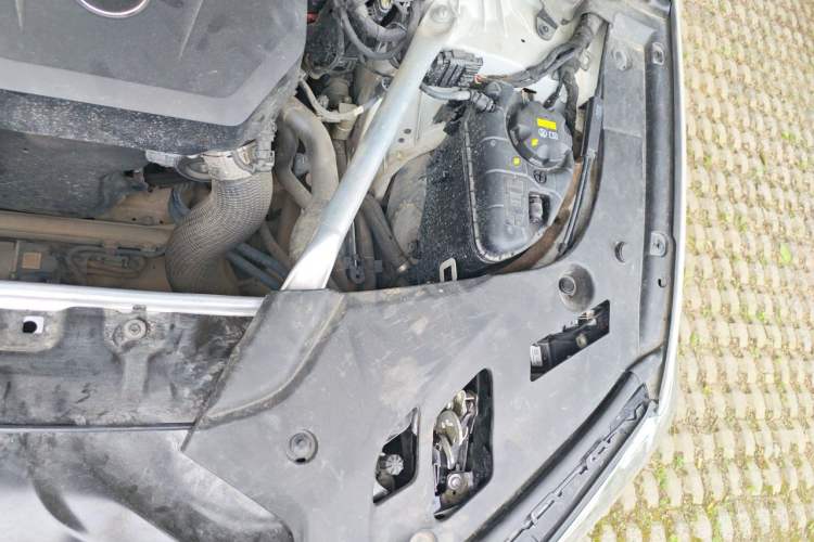 Used BMW 5 Series 2021 Facelifted 525Li M Sport Package Engine Bay Left