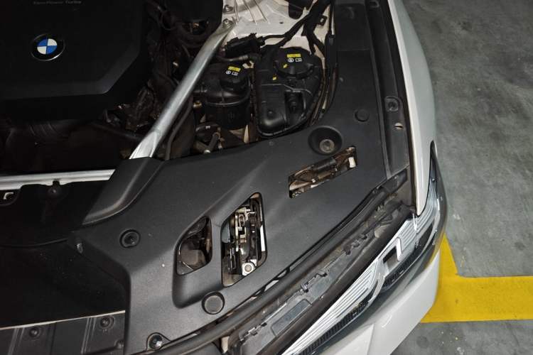 Used BMW 5 Series 2021 530Li Luxury Edition M Sport Package Engine Bay Left